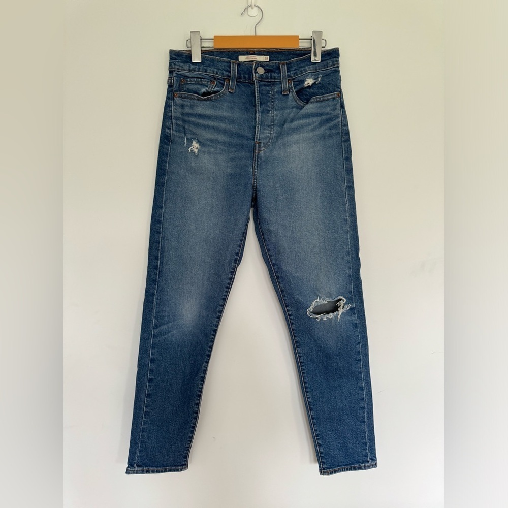 Levi’s Wedgie Skinny Blue Distressed Ankle Jeans